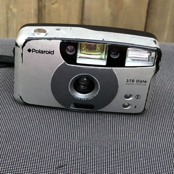 Polaroid 370 Date Back Compact 35mm Point and Shoot Film Camera UNTESTED - Picture 1 of 6